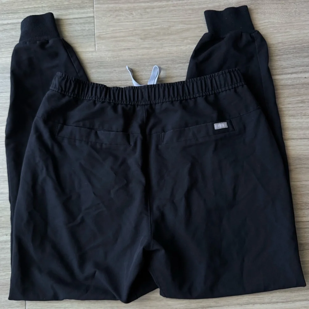 FIGS Black Tansen Jogger Scrub Regular Pants Size Medium - Picture 5 of 9